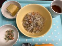 《常食》《アレルギー除去食》昼食は、豚汁フォーです。