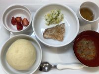 《常食》昼食は、鮭の醤油マヨ揚げです。