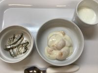 《常食》おやつは、みかんヨーグルトです。