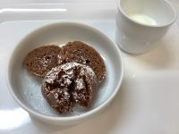 《中期B》おやつは、ココア蒸しパンです。