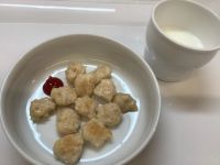 《中期B》おやつは、焼き豆腐ナゲットです。