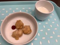 《常食》《アレルギー除去食》おやつは、豆腐ナゲットです。