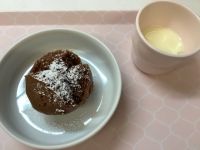 《常食》《アレルギー除去食》おやつは、ココア蒸しパンです。