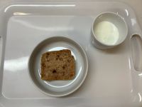 《常食》おやつは、あんこのパウンドケーキです。