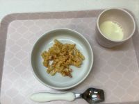 おやつアレルギー除去食ベーコンとマカロニのケチャップチーズ炒め