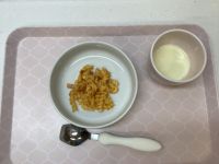 おやつアレルギー除去食ベーコンとマカロニのケチャップチーズ炒め