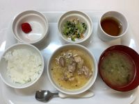 《常食》鶏肉と白菜の煮物です。