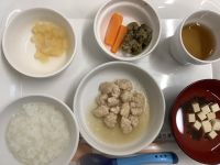《離乳食後期》鶏肉団子煮です。