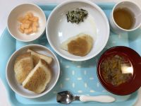 《常食》《アレルギー除去食》かれいのおろしソテーです。