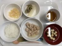 《離乳食後期》鶏肉団子煮です。