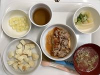 《離乳食後期》煮込みハンバーグです。