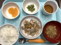 《常食》《アレルギー除去食》昼食は、筑前煮です。