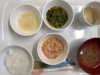 《離乳食中期》鮭のだし煮です。