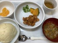 鶏もも肉のトマトソース煮です《常食》