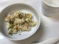 《離乳食後期》おやつは、豆腐のキャベツのお好み焼きです。