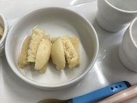 《離乳食後期》おやつは、蒸しパンです。