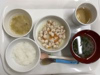 《離乳食中期》豚ひき肉とにんじん煮です。