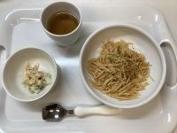 《常食》昼食は、ツナトマトスパゲティです。