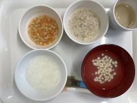 《離乳食中期》鶏ひき肉となす煮です。