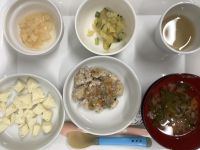 《離乳食後期》豆腐ハンバーグきのこあんです。