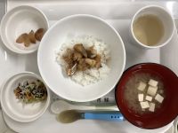 《離乳食完了期》さばのかば焼きごはんです。