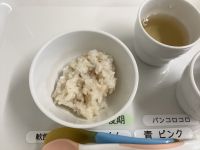 《離乳食後期》鰹節入りごはんです。