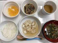 《離乳食後期》昼食は、かれいのみそ煮です。
