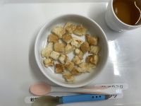 《離乳食後期》おやつは、プレーンパンケーキです。