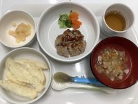 《離乳食完了期》昼食は、ハンバーグです。