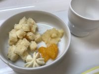 《離乳食後期》おやつは、誕生日ケーキです。