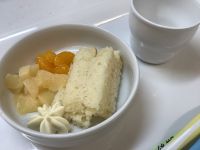 《離乳食完了期》おやつは、誕生日ケーキです。