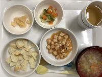 《離乳食後期》鶏団子のトマトクリーム煮です。