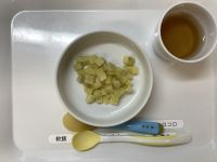《離乳食後期》おやつは、さつまいも煮です。