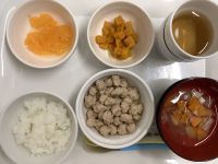 《離乳食後期》鶏団子煮です。