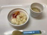 《離乳食後期》おやつは、お誕生日ケーキです。