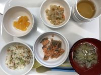 《離乳食後期》鮭のみそ煮です。