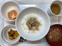 《常食》焼き鳥丼です。