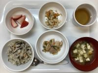 《常食》《離乳食完了期》鶏ちゃん焼きです。