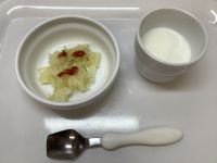 《離乳食完了期》おやつは、ポテトキャベツのお焼きです。